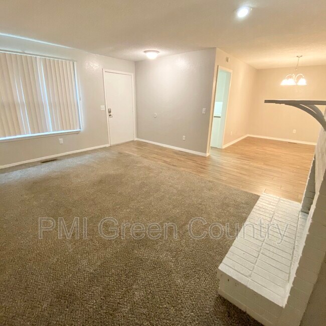 Building Photo - 320 W Quantico St