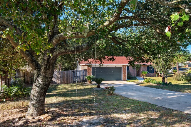 Building Photo - 1218 Ego Dr