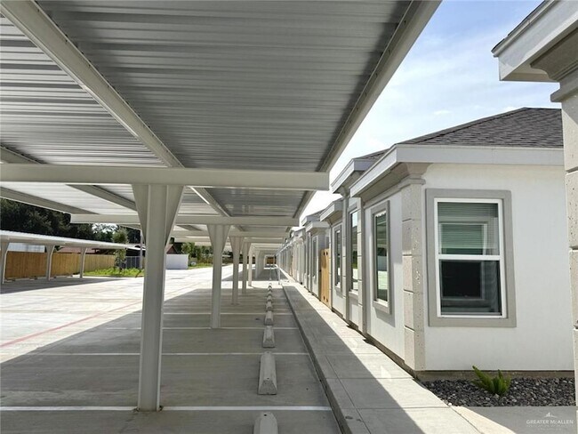 Foto del edificio - 740 N Alamo Rd