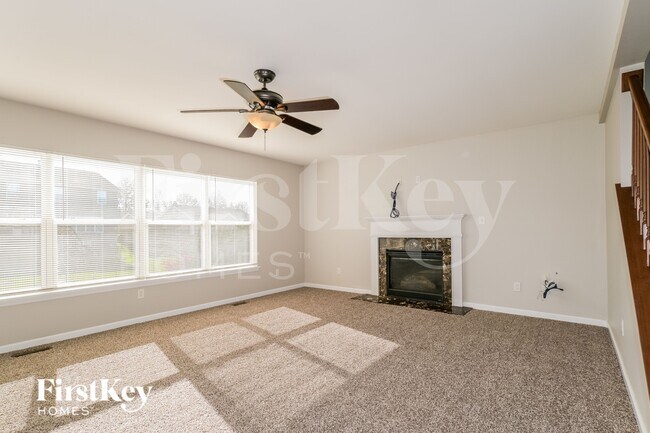 Foto del edificio - 5522 Emerald Pl Dr