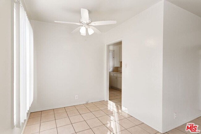 Foto del edificio - 6532 Brynhurst Ave