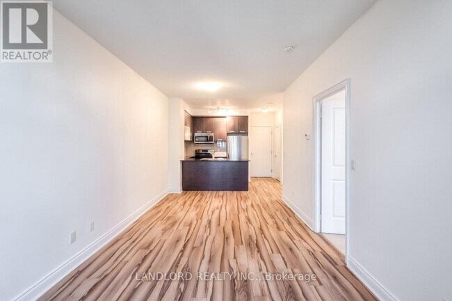 Photo du bâtiment - 28 Ted Rogers Way