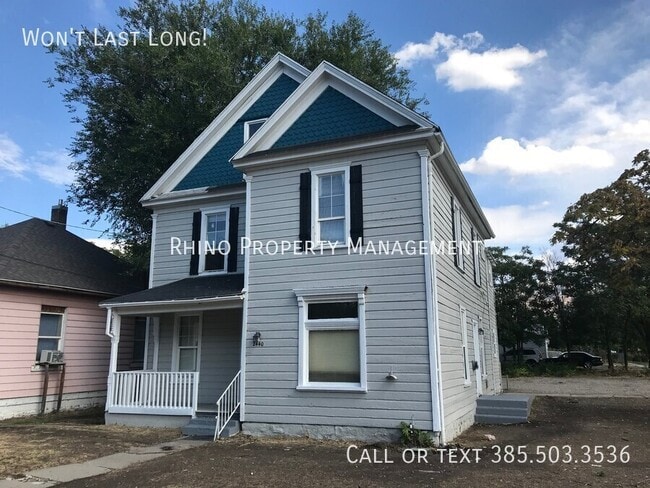 Building Photo - 2440 B Ave