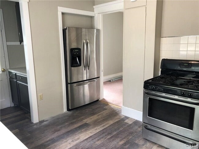 Building Photo - 139 Strong Ave