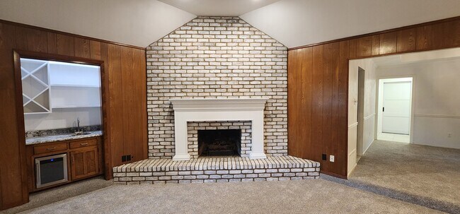 Building Photo - 5803 Thoreau Ln