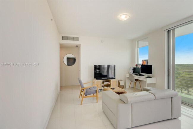 Foto del edificio - 7875 NW 107th Ave