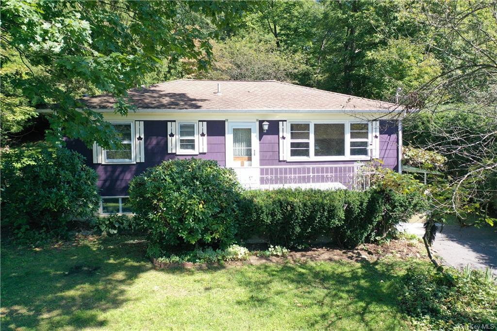 Primary Photo - 8 Brookside Rd