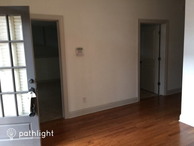 Foto del edificio - 1442 Hedgewood Lane Northwest