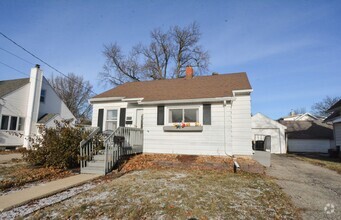 Building Photo - 1431 1st St SE