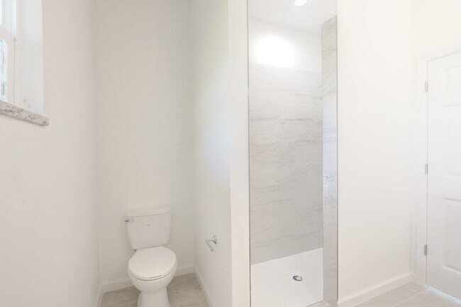 Building Photo - BRAND NEW 3/2/1-SAVANNAH MODEL-GREAT SW LE...