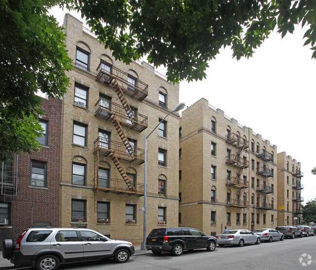 Primary Photo - 31-53 34th St