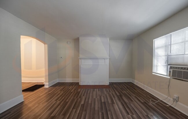 Building Photo - 416 N Hardee St