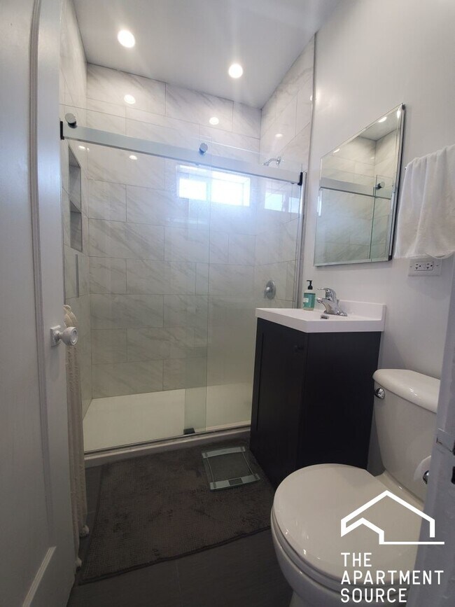 Foto del edificio - 3024 N Halsted St