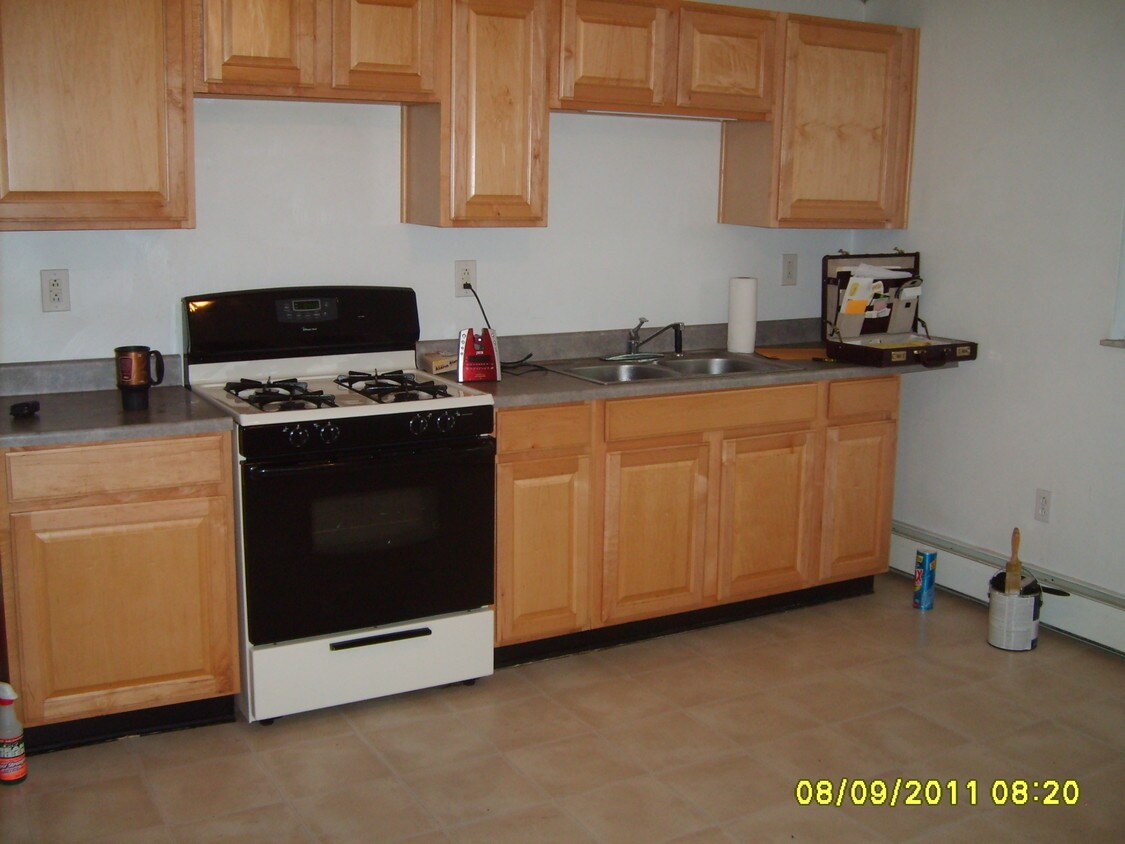 1048 Brackenridge Ave, Brackenridge, PA 15014 Apartments in