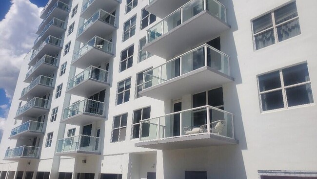 Building Photo - 3450 S Ocean Blvd