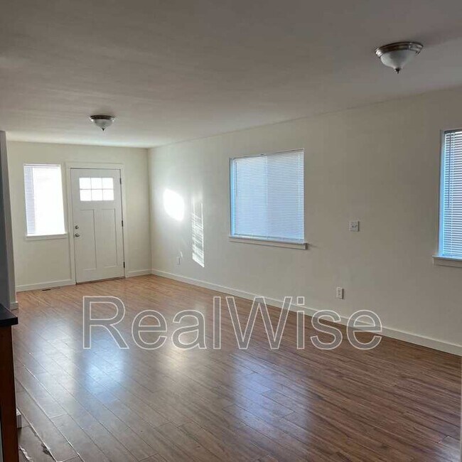 Foto del edificio - 1214 SW 27th St