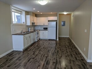 Building Photo - 1632 A-16387 87 Ave