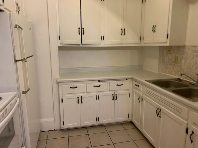 Foto del edificio - 230 Hudson St