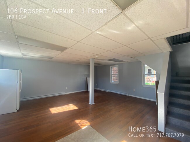 Building Photo - 2 Bedroom, 1 Bathroom Unit Available Now!