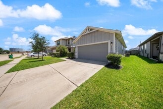 Building Photo - 25631 Bottlebrush Sedge St