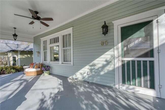 Foto del edificio - 85 Waddell St NE