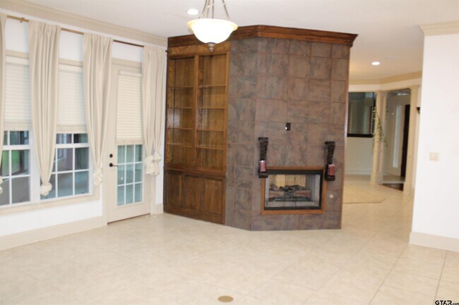 Foto del edificio - 3826 Woods Blvd