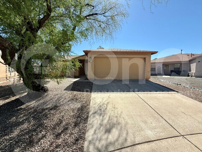 Foto del edificio - 8972 E Mayberry Dr