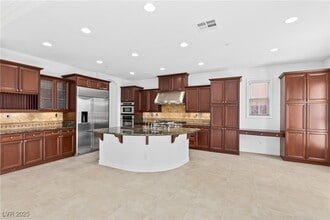 Building Photo - 58 Contrada Fiore Dr
