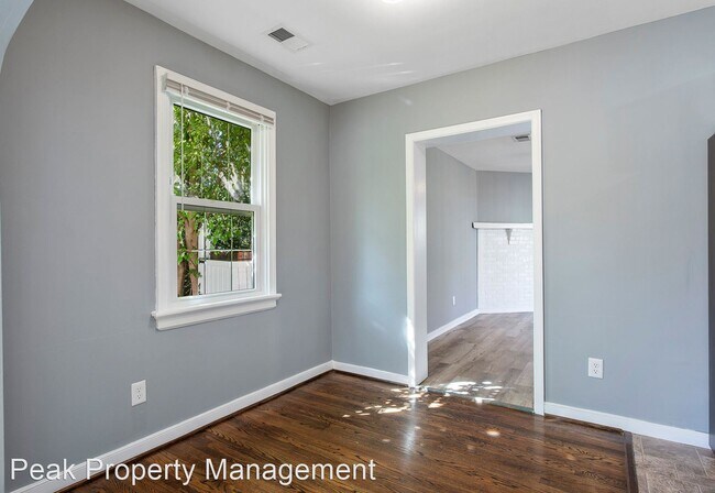 Foto del edificio - 3 br, 1 bath House - 130 N Mapleleaf Ave.