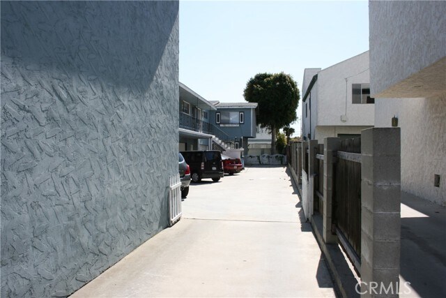 Building Photo - 2308 Carnegie Ln