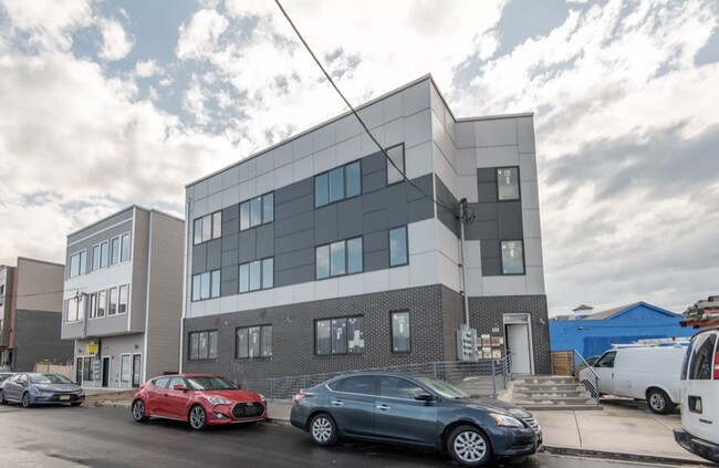 Building Photo - 1631 Point Breeze Ave