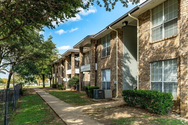 Building Photo - Spacious 2 Bedroom Luxury Apartment in Midlothian, TX
