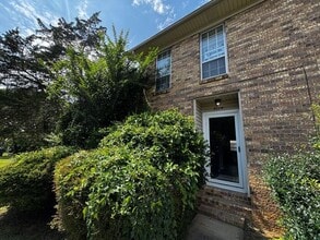 Building Photo - 2119 Marinawoods Dr SE