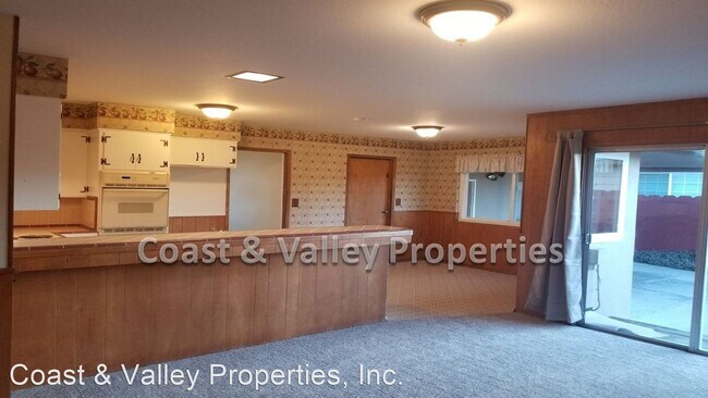 Building Photo - 3 br, 2 bath House - 733 Lemos Ave.