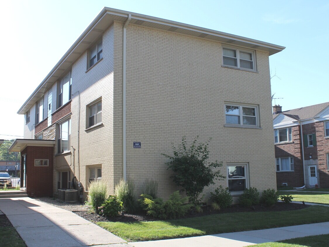 Primary Photo - 10527 S Artesian Ave