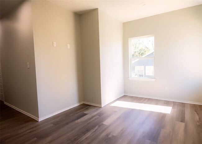 Foto del edificio - 4817 Wylie St
