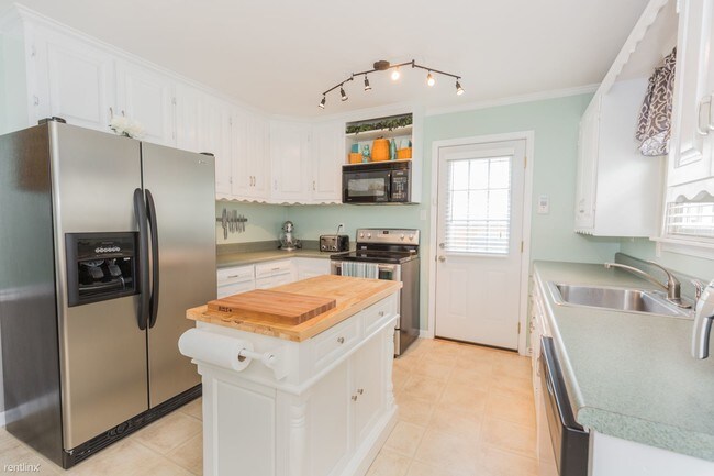 Building Photo - 3 br, 2 bath House - 2712 Tanager Rd