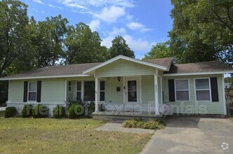 Building Photo - 2021 Travis St