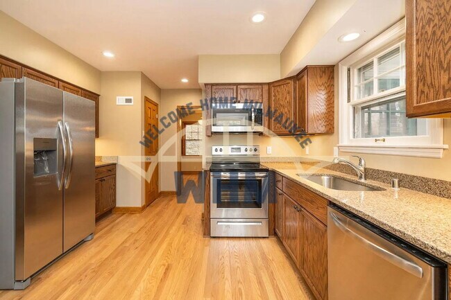 Foto del edificio - 5249 N Shoreland Ave