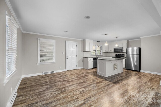 Foto del edificio - 308 Hillcrest Ave