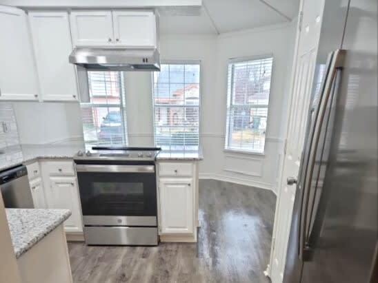 Foto del edificio - 2208 Woodland Oaks Dr