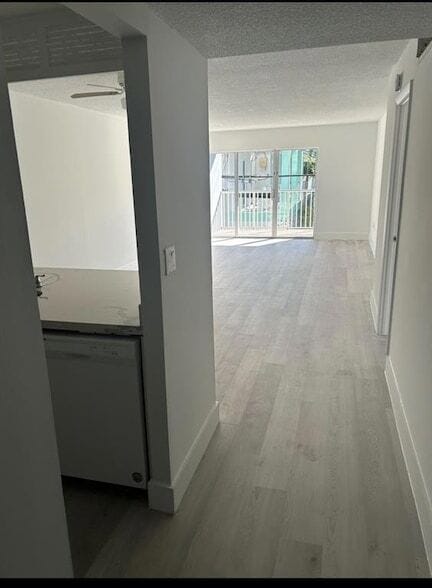 Foto del edificio - 6855 Abbott Ave