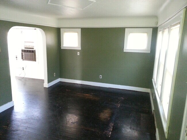 Foto del edificio - Awesome 3 bedroom Eastpointe Stunner