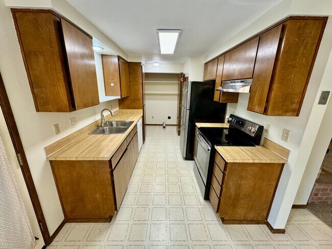 Building Photo - Pet-Friendly House In South Corvallis