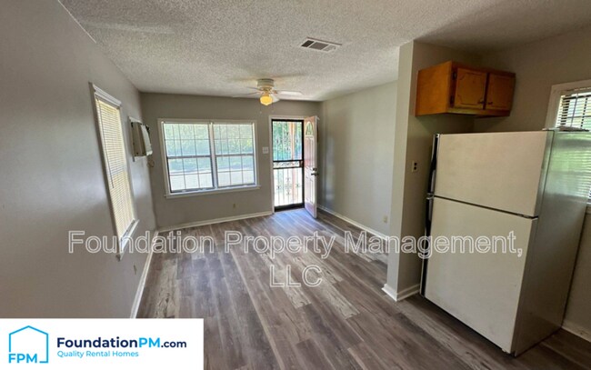 Building Photo - 1651 Gabay St