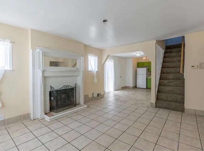 Foto del edificio - 112 White Ave