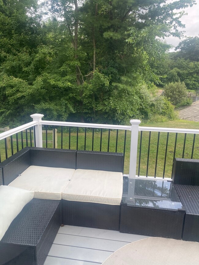 Building Photo - 15 Falls Rd