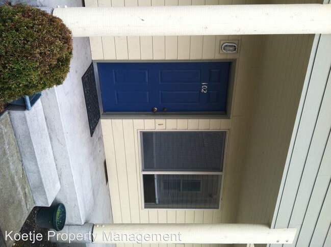 Building Photo - 480 S Oak Harbor St