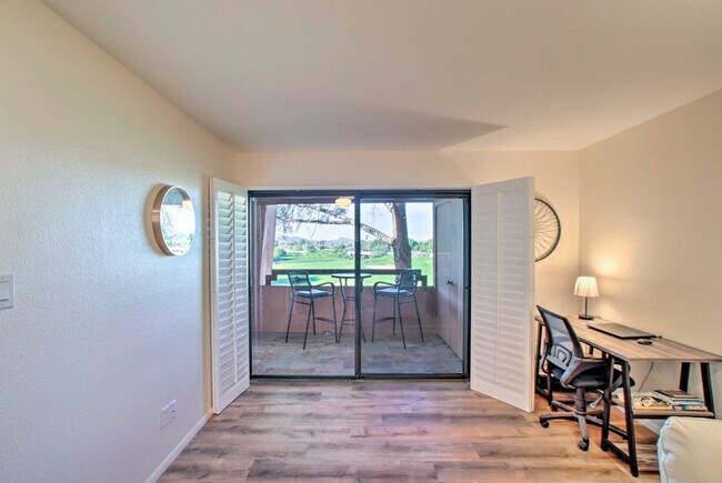 Foto del edificio - 4303 E Cactus Rd
