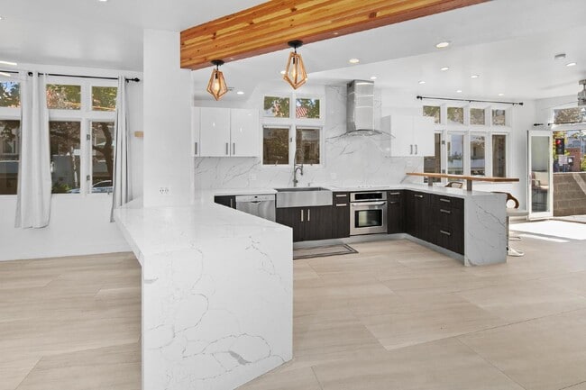 Foto del edificio - 702 Kettner Blvd